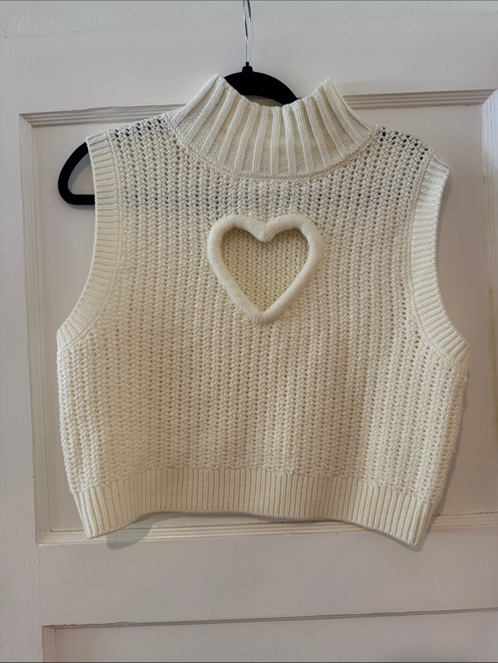 FOR LOVE & LEMONS Rebecca Heart Sweater Vest - Picture 3 of 4
